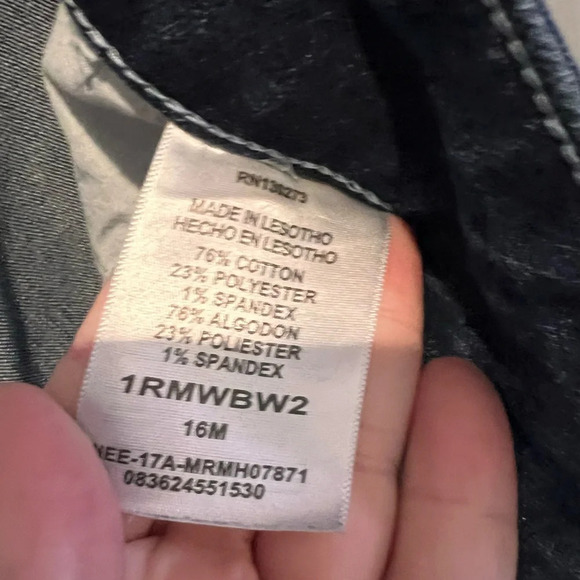 Riders by Lee mid rise short 16m. EUC. - Picture 3 of 5